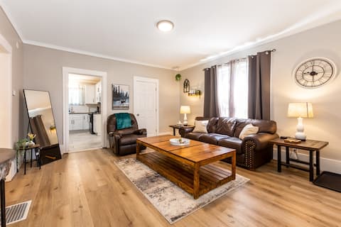 Modern, Rustic[3BR / 1.5BA]Townhome in Mt. Clemens