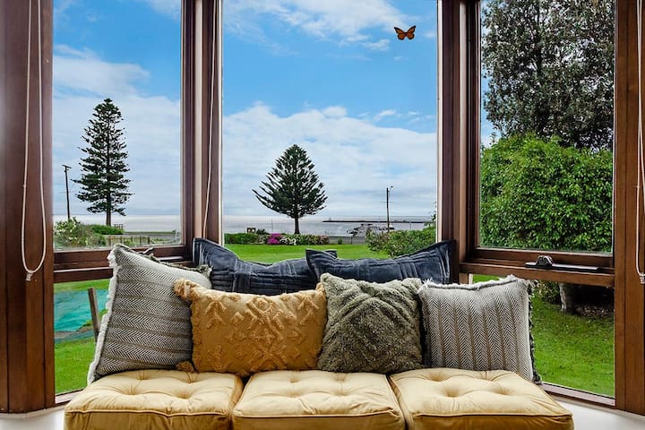 Port View – Charming Home fit for the whole family