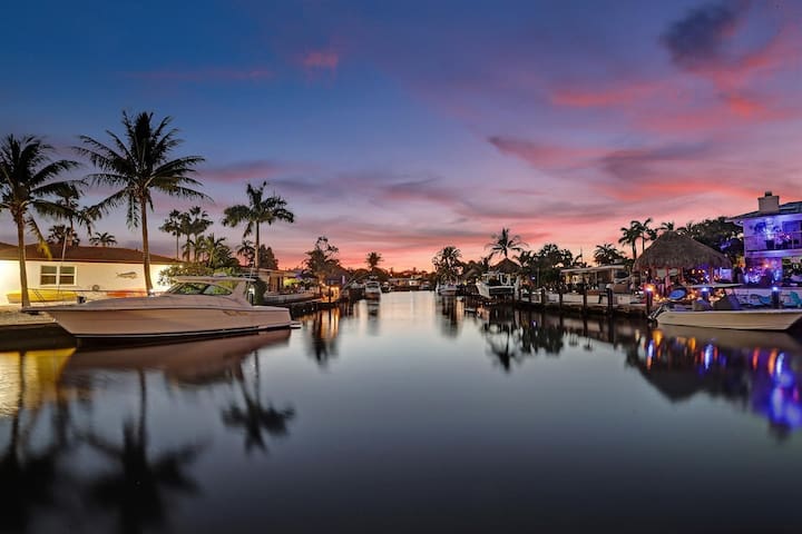 Gorgeous Sunsets! Managed by BNR Vacation Rentals