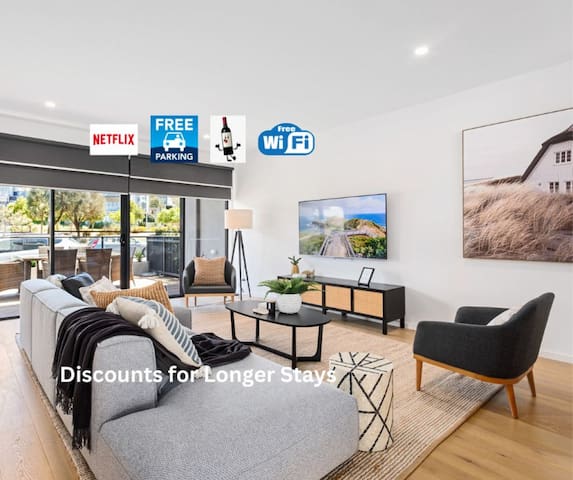 Spacious 4 bed with balcony in marina