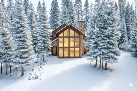 Close to Brundage Ski and Downtown, Hot Tub