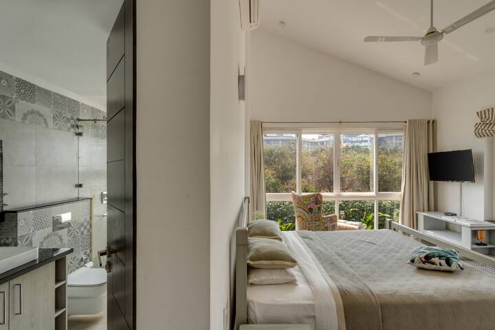 Bedroom 1 image 3