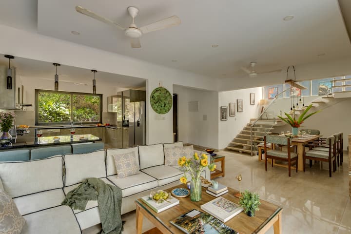 Living room image 4