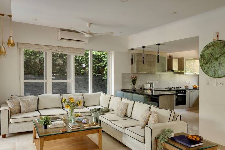 Rooms: Living area