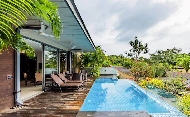 Vibe 2BHK Iconic private pool villa in Parra