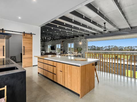 Pepper Paddocks - Warehouse meets Farm