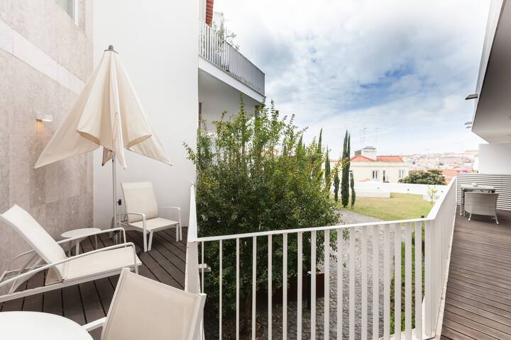 FLH Mouraria Blue Design with Parking & Pool gallery image 2