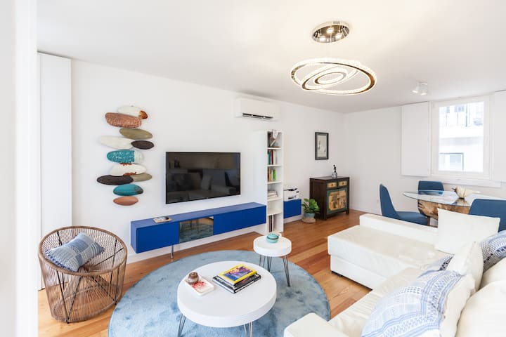 FLH Mouraria Blue Design with Parking & Pool