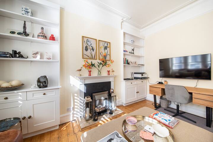 Delightful 2 Bed Fulham Apt Nr the River Thames gallery image 4