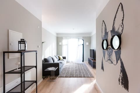 Top Airbnb: Loft5 | Floor heating | Balcony | 15 min main train station | Wifi | in Schönefeld Abtnaundorf