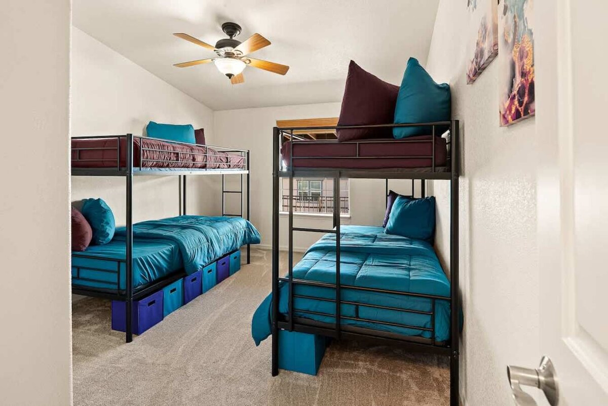 Third bedroom with 4 twin bunk beds offers plenty of room for larger gatherings and families.