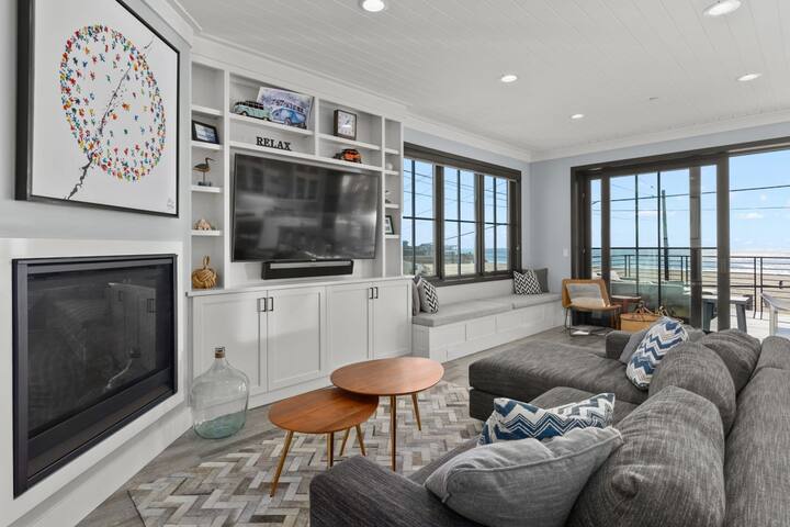 Luxury Twin Lakes Beachhouse gallery image 4