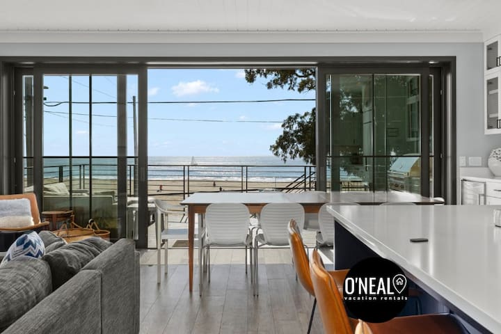 Luxury Twin Lakes Beachhouse