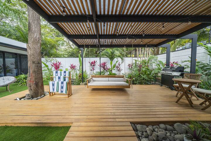 350m to beach - Guitar-shaped Pool – Kitchen - Bbq