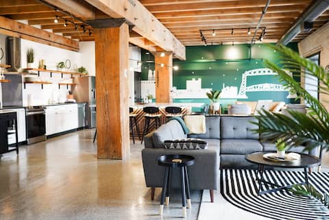 L'Etoile du Nord | The Brix | Pool in Canal Park!