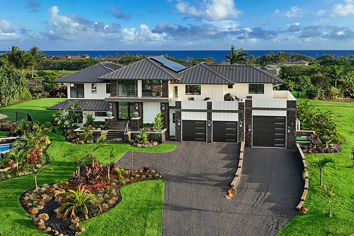 Hale Kahili: 8BR Ocean View Estate w/Pools+Spa! gallery image 4