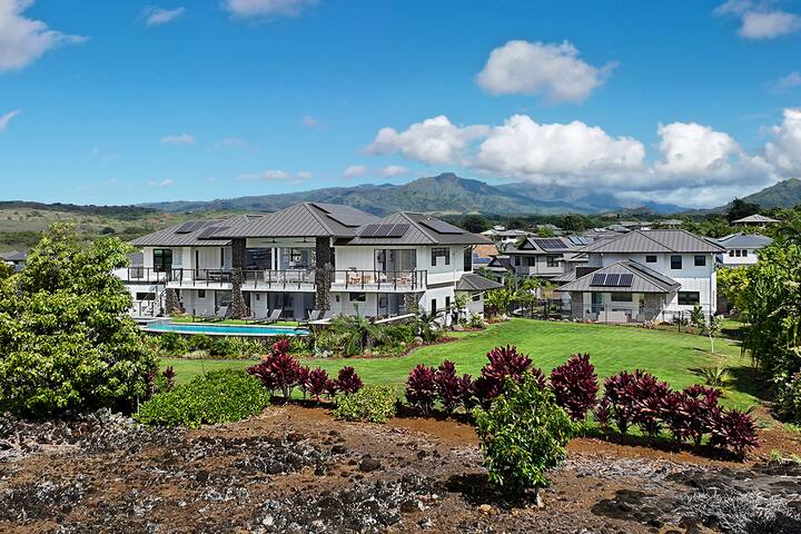 Hale Kahili: 8BR Ocean View Estate w/Pools+Spa! gallery image 3