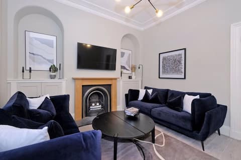 Popular Airbnb listing: Granton Place - Apartment in Hazlehead & Queens Cross