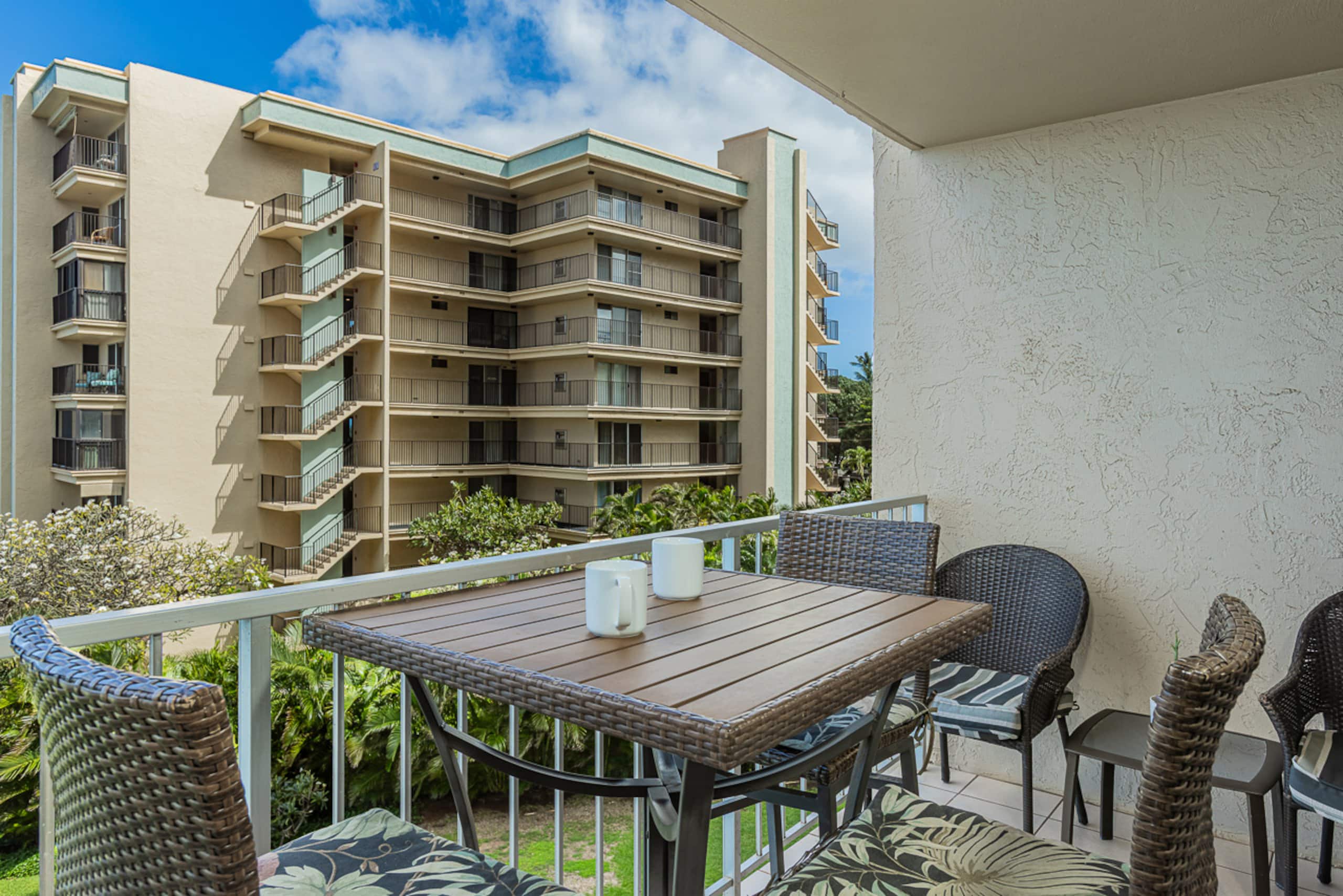 Condo in Lahaina · ★4.86 · 1 bedroom · 2 beds · 1 shared bath - Image 22
