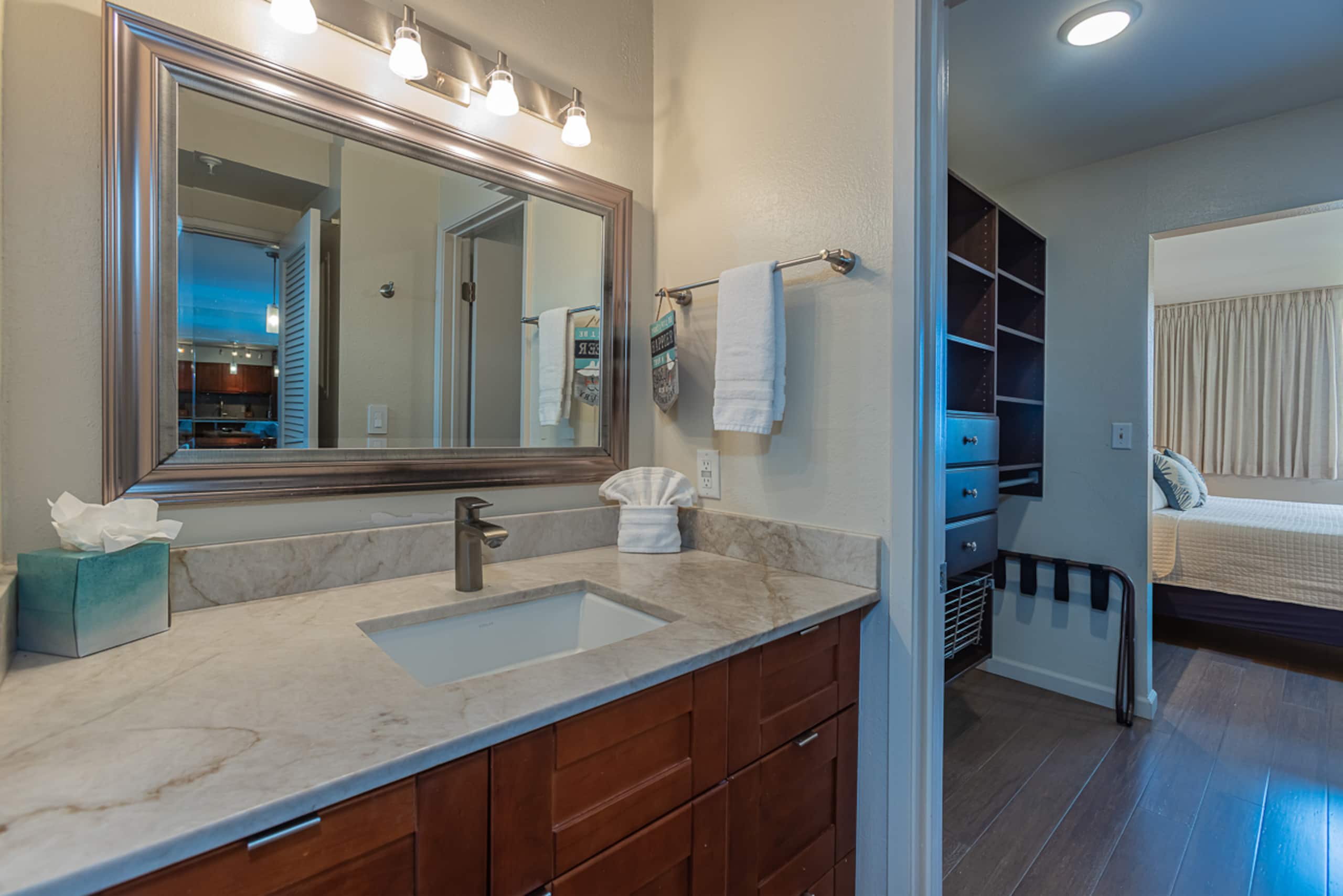 Condo in Lahaina · ★4.86 · 1 bedroom · 2 beds · 1 shared bath - Image 11