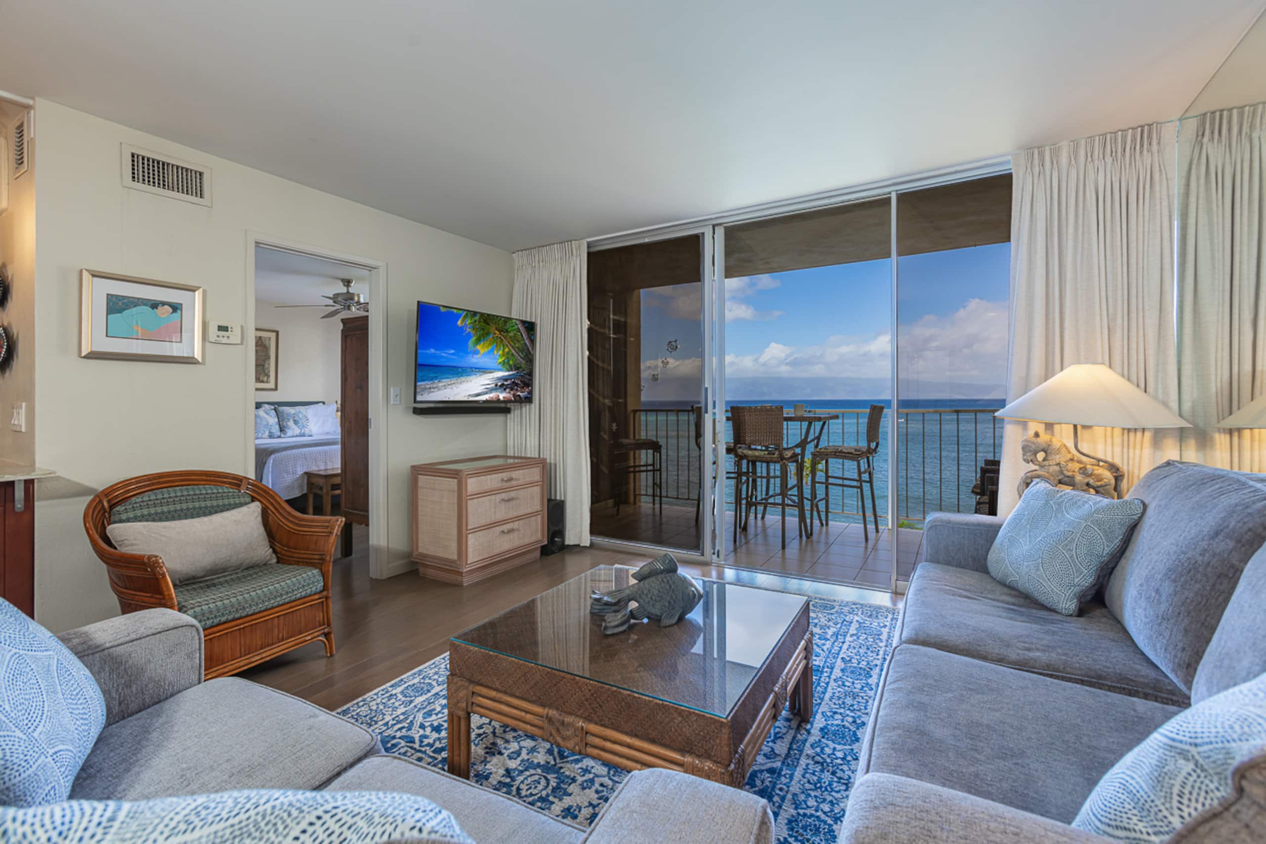 Condo in Lahaina · ★4.86 · 1 bedroom · 2 beds · 1 shared bath - Image 16