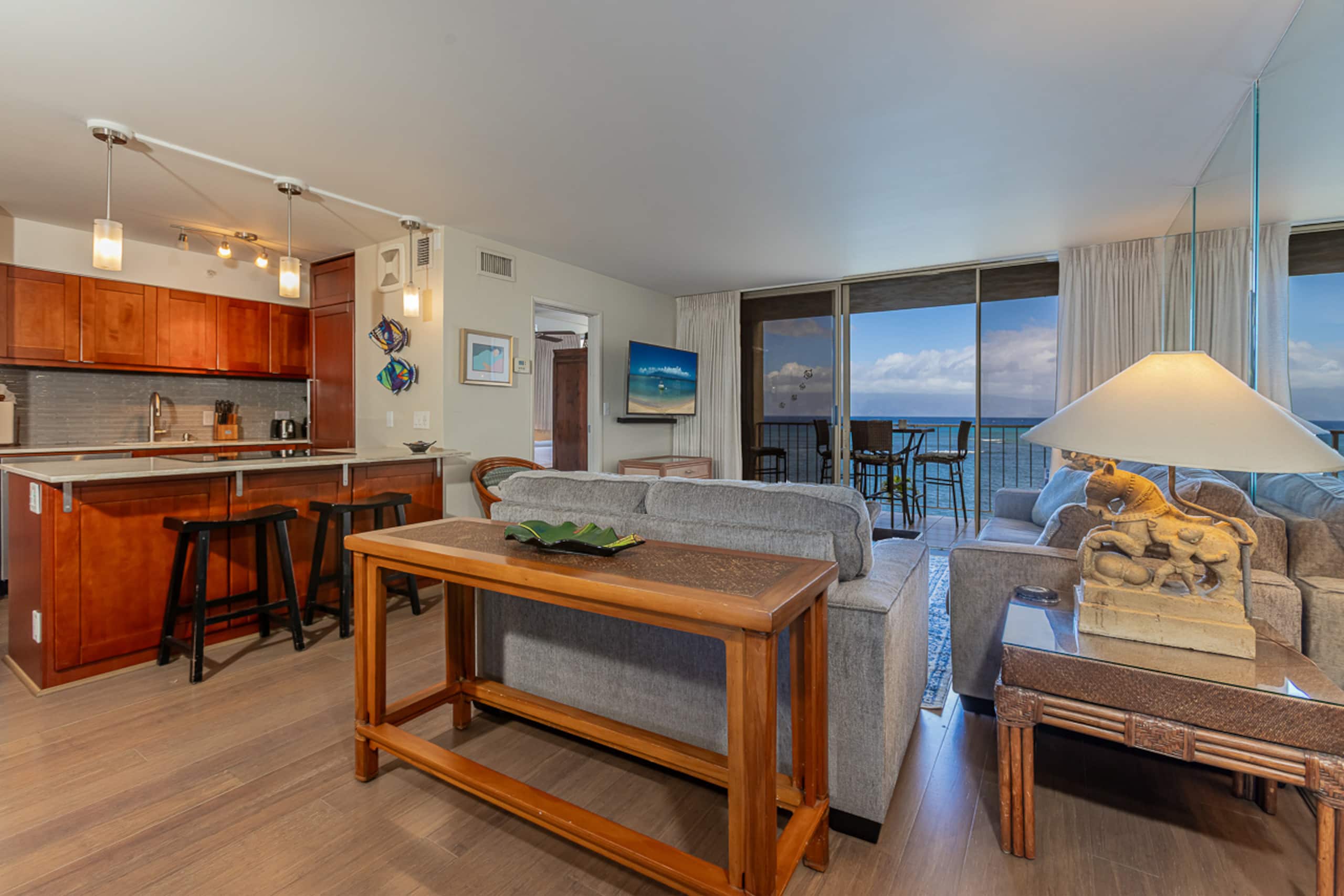 Condo in Lahaina · ★4.86 · 1 bedroom · 2 beds · 1 shared bath - Image 15