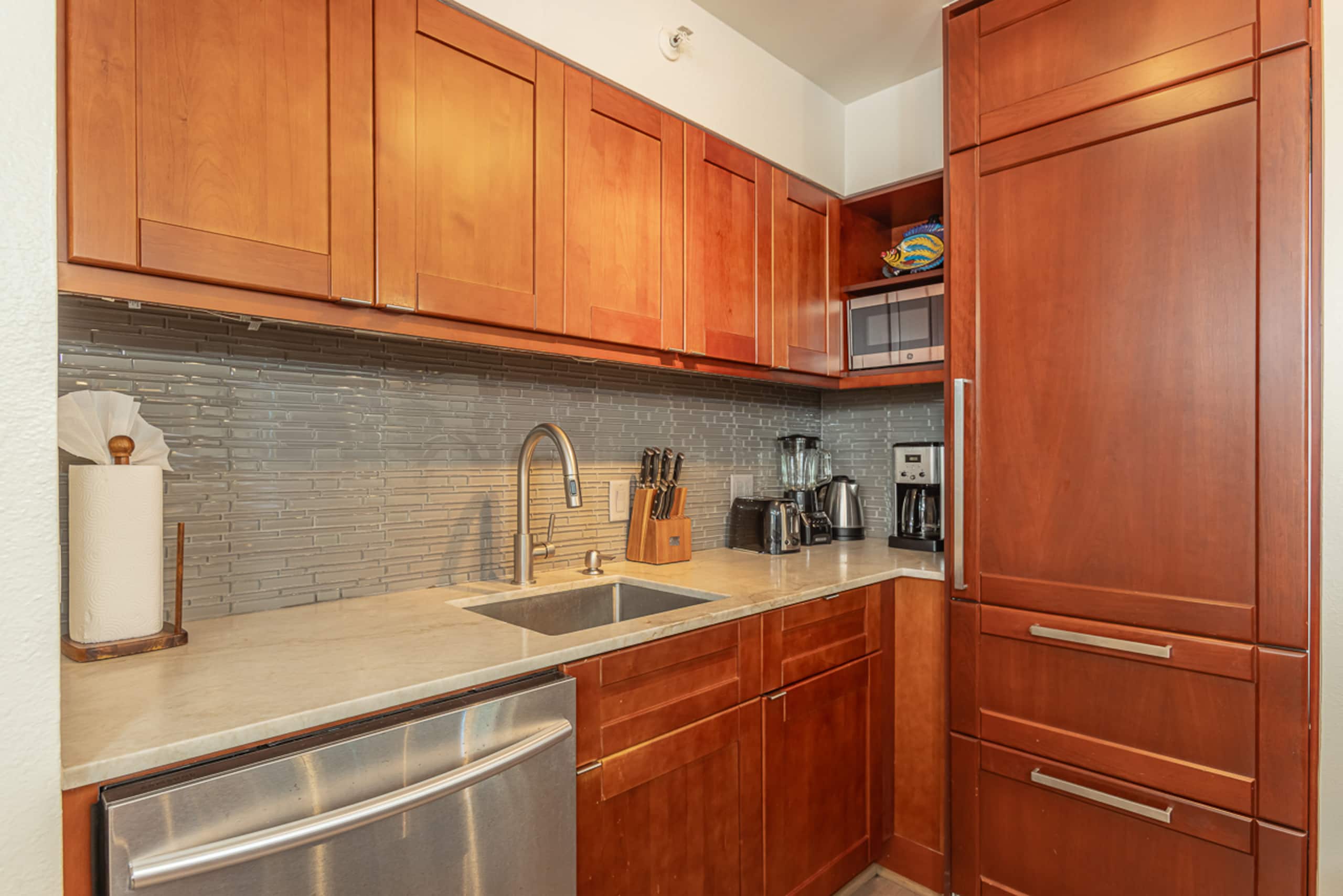 Condo in Lahaina · ★4.86 · 1 bedroom · 2 beds · 1 shared bath - Image 31