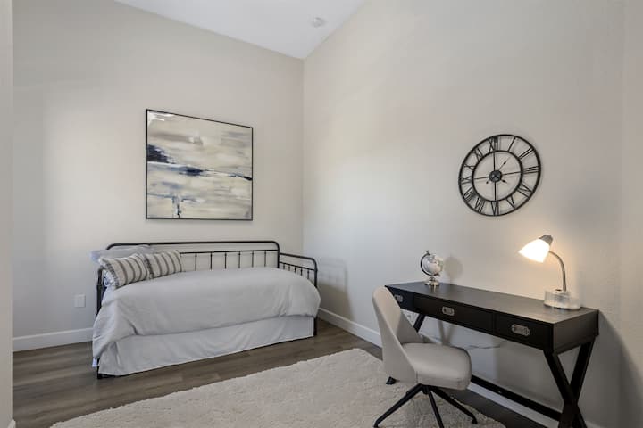 Soba za goste 2 / ured sa sofom na razvlačenje