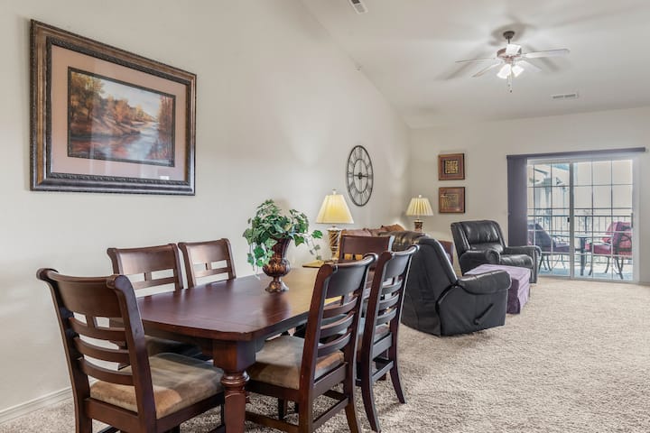 Central Golf Course Condo  Balcony  Ticket Deals - Missouri