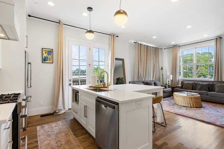 18 Bed Downtown View Walk To Broadway