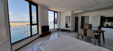 #Ulleungdo Sunrise View #Regular Room on the 2nd Floor of an Emotional Accommodation