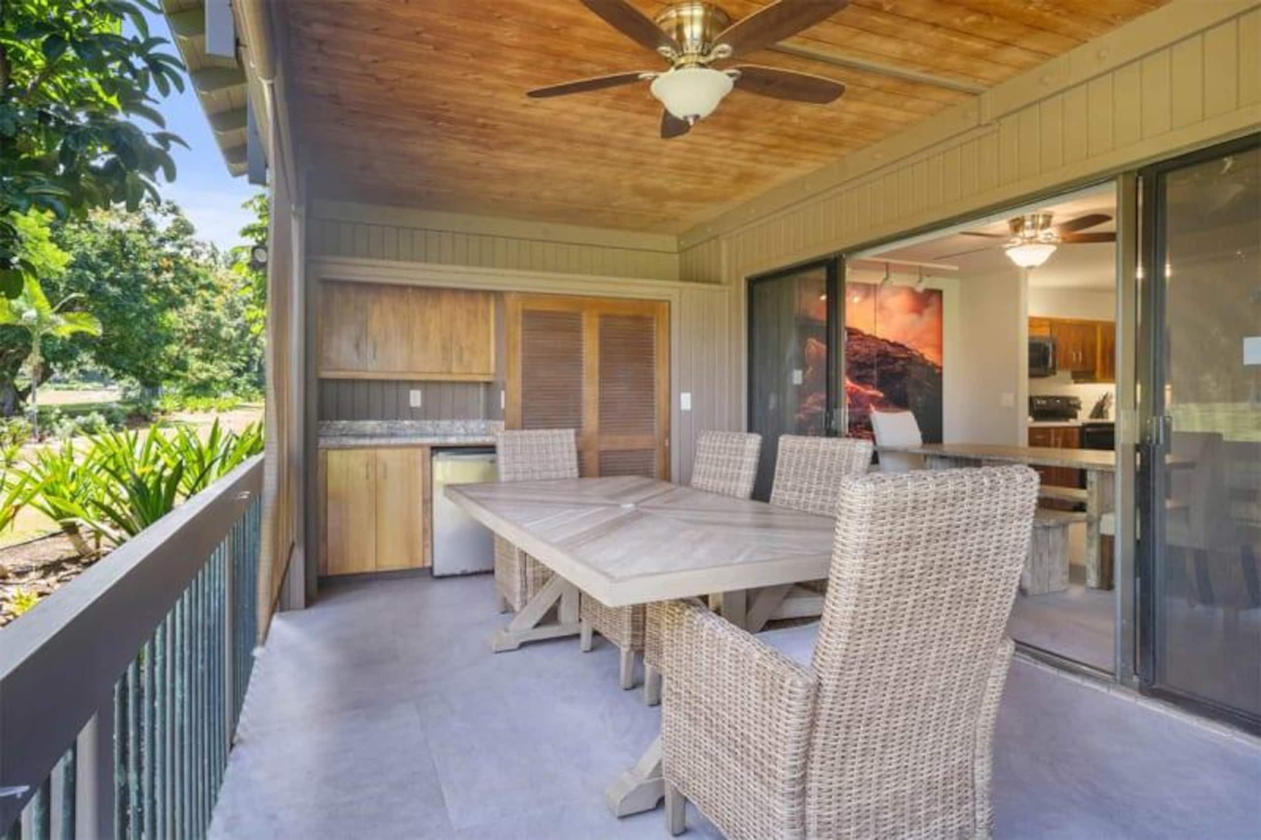 Condo in Kailua-Kona · ★4.67 · 2 bedrooms · 3 beds · 2 baths - Image 12