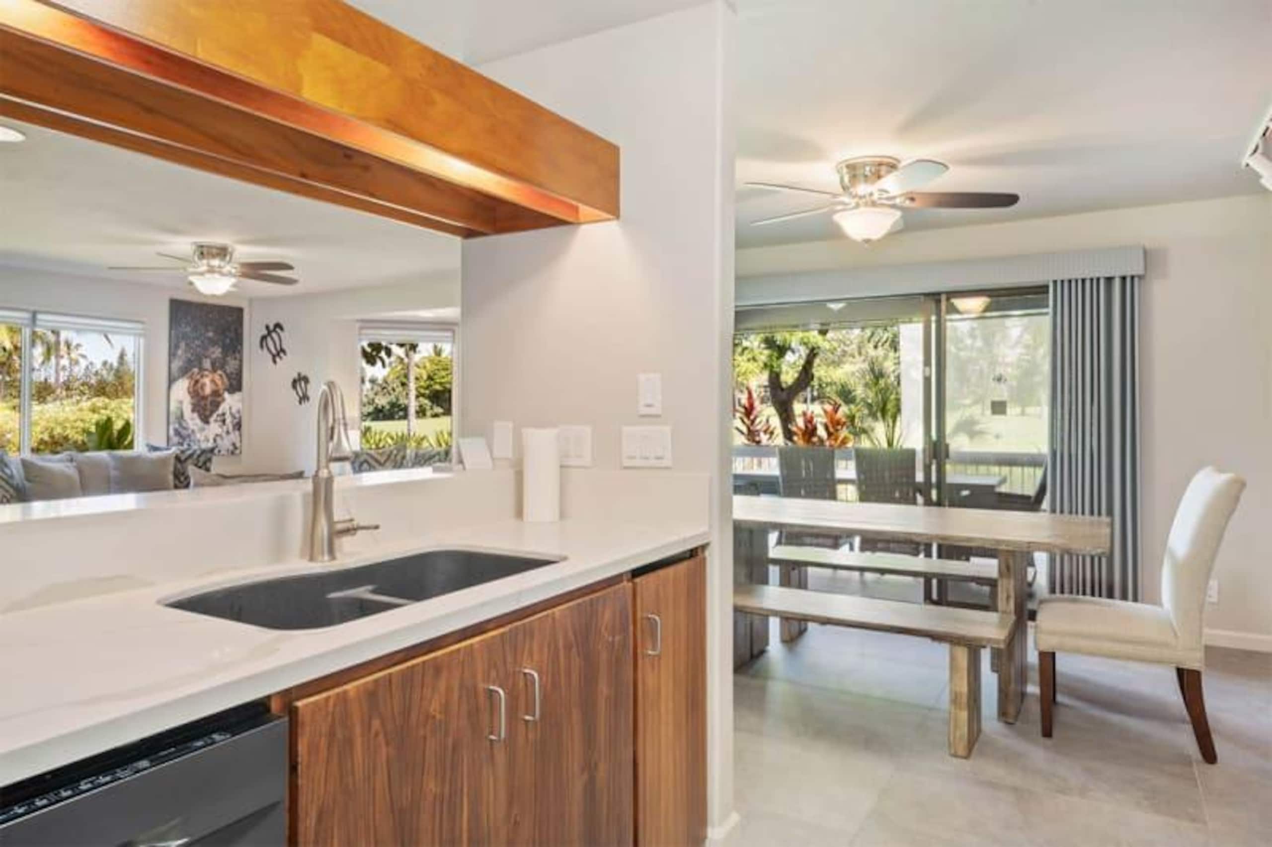 Condo in Kailua-Kona · ★4.67 · 2 bedrooms · 3 beds · 2 baths - Image 13