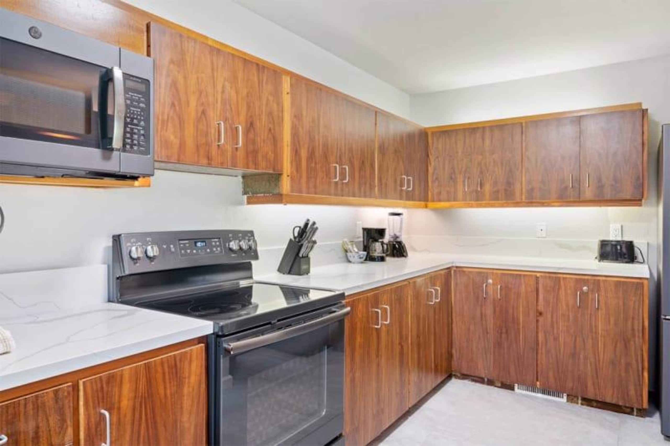 Condo in Kailua-Kona · ★4.67 · 2 bedrooms · 3 beds · 2 baths - Image 3
