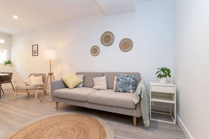 Barcelona’s Top Spot with Snug Interior gallery image 4