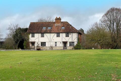 Garden Of Eden: Large Farmhouse & Grounds, Kent