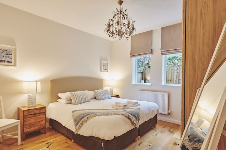 Спалня в Ty Gwawr, Gower