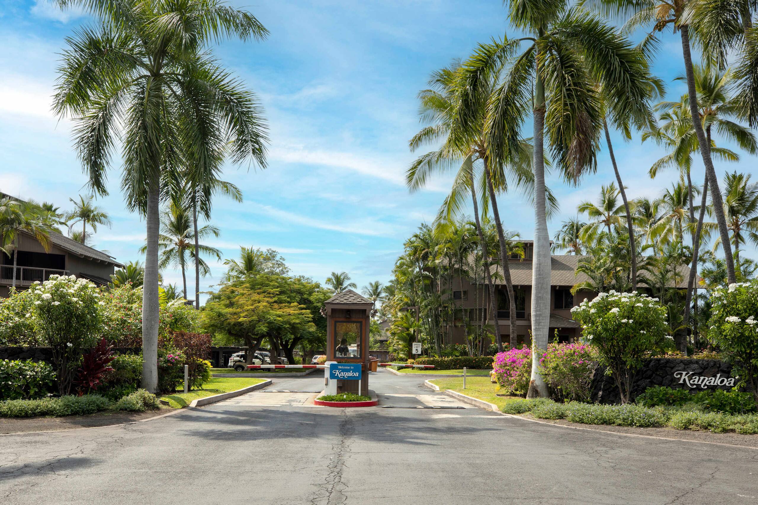 Condo in Kailua-Kona · ★4.84 · 2 bedrooms · 5 beds · 2 private baths - Image 31