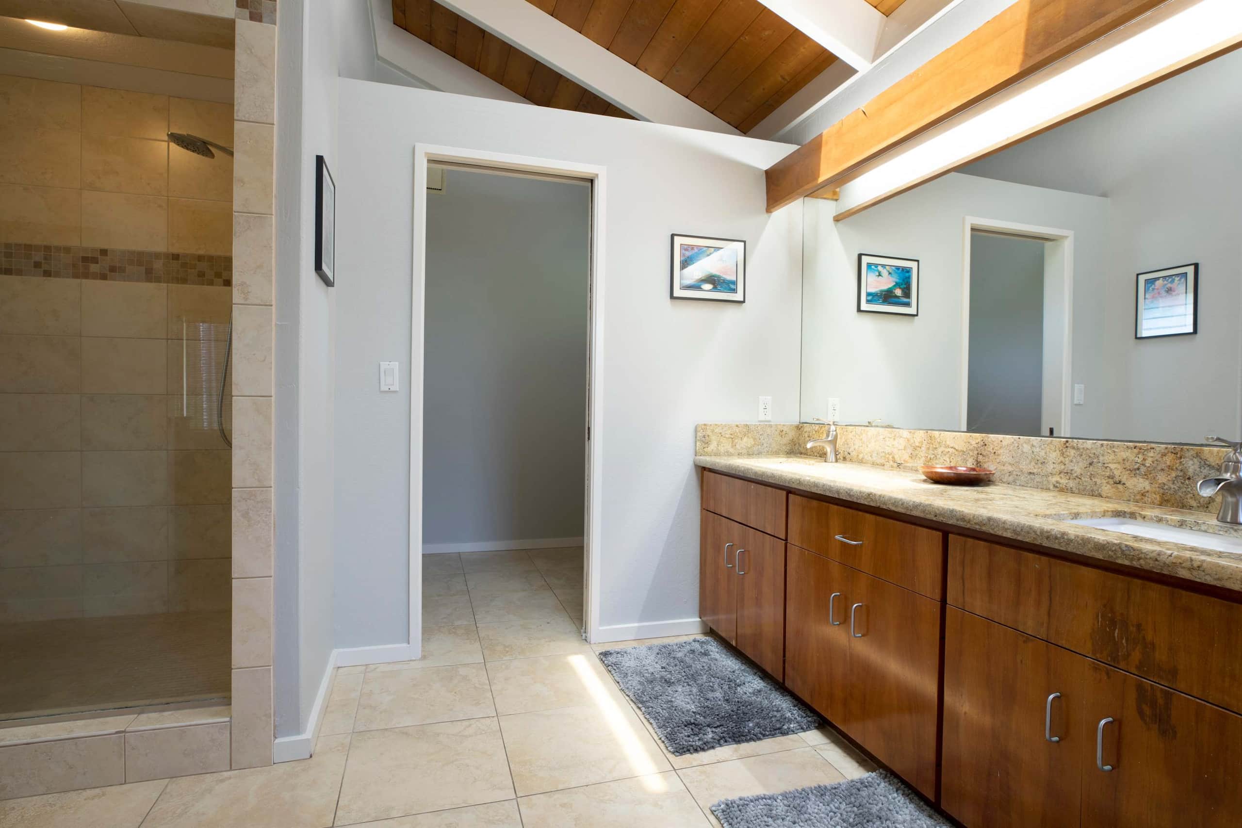 Condo in Kailua-Kona · ★4.84 · 2 bedrooms · 5 beds · 2 private baths - Image 16