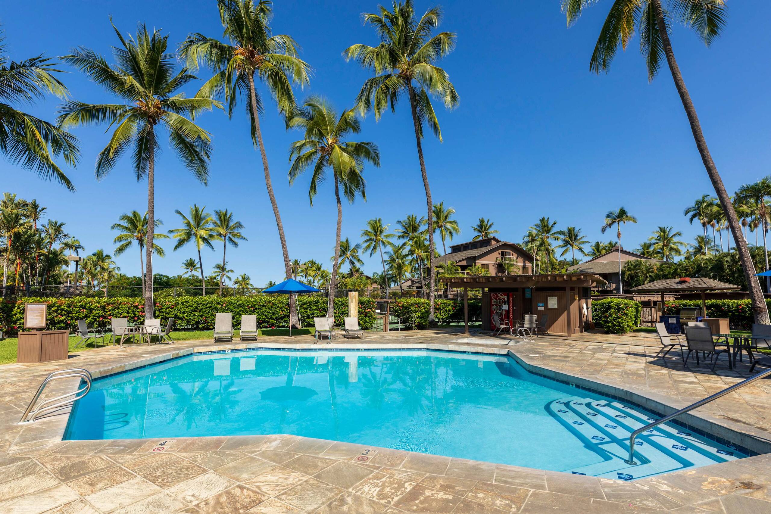 Condo in Kailua-Kona · ★4.84 · 2 bedrooms · 5 beds · 2 private baths - Image 56