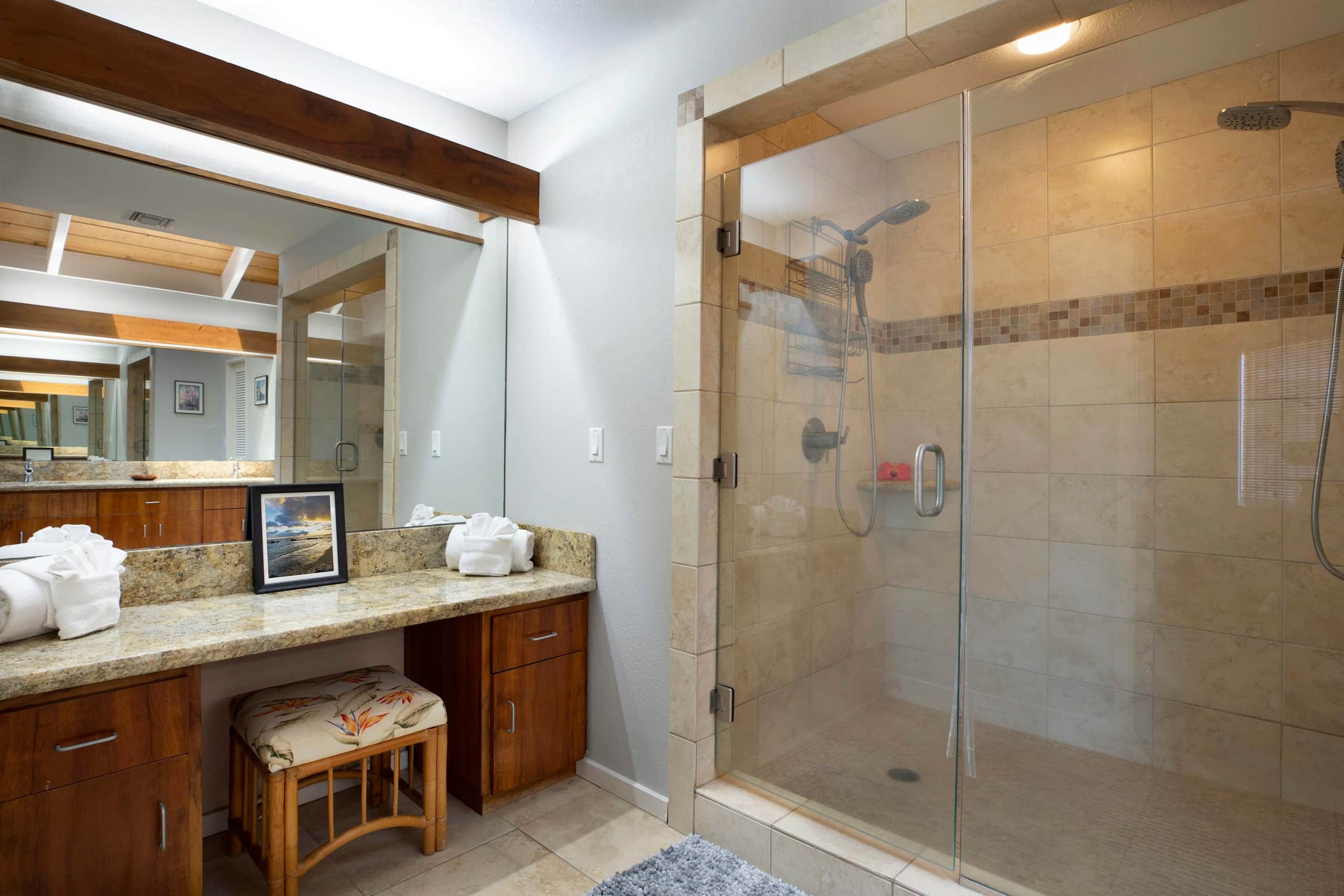 Condo in Kailua-Kona · ★4.84 · 2 bedrooms · 5 beds · 2 private baths - Image 17