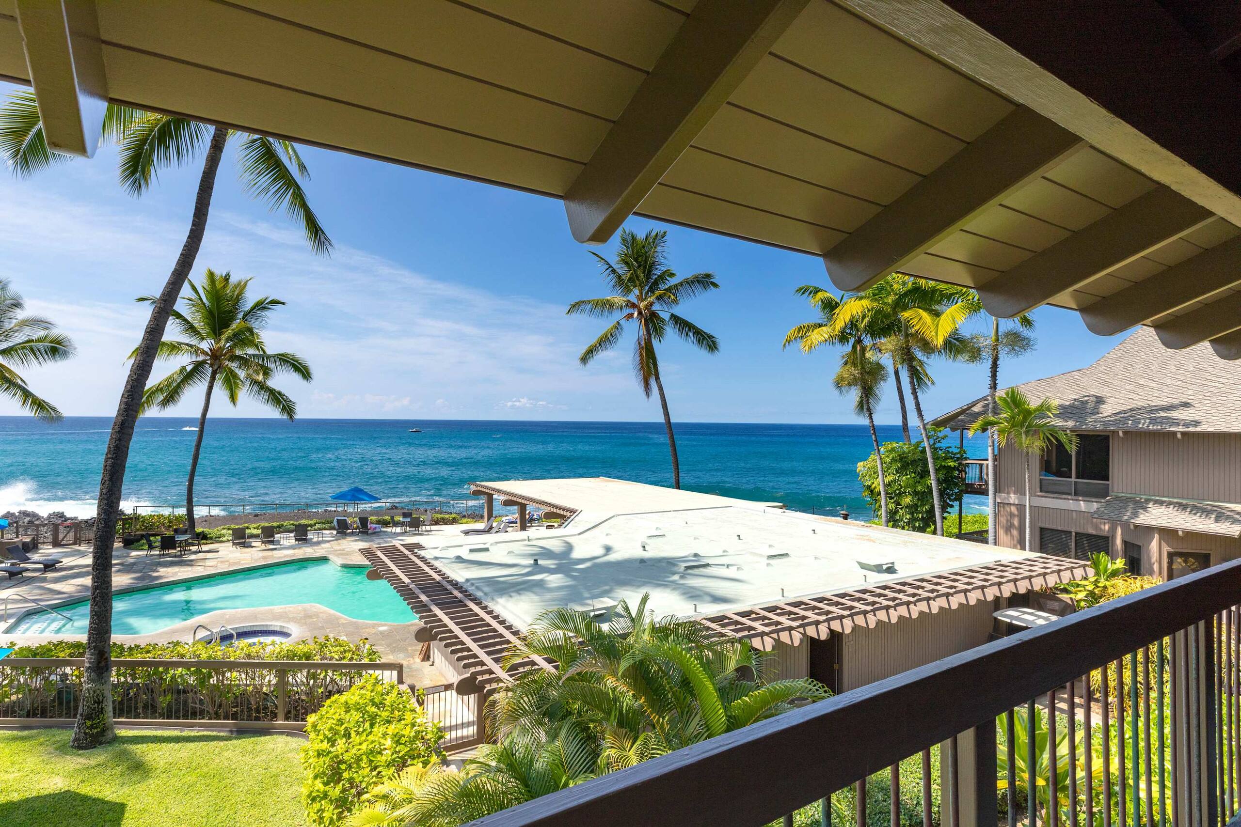 Condo in Kailua-Kona · ★4.84 · 2 bedrooms · 5 beds · 2 private baths - Image 1