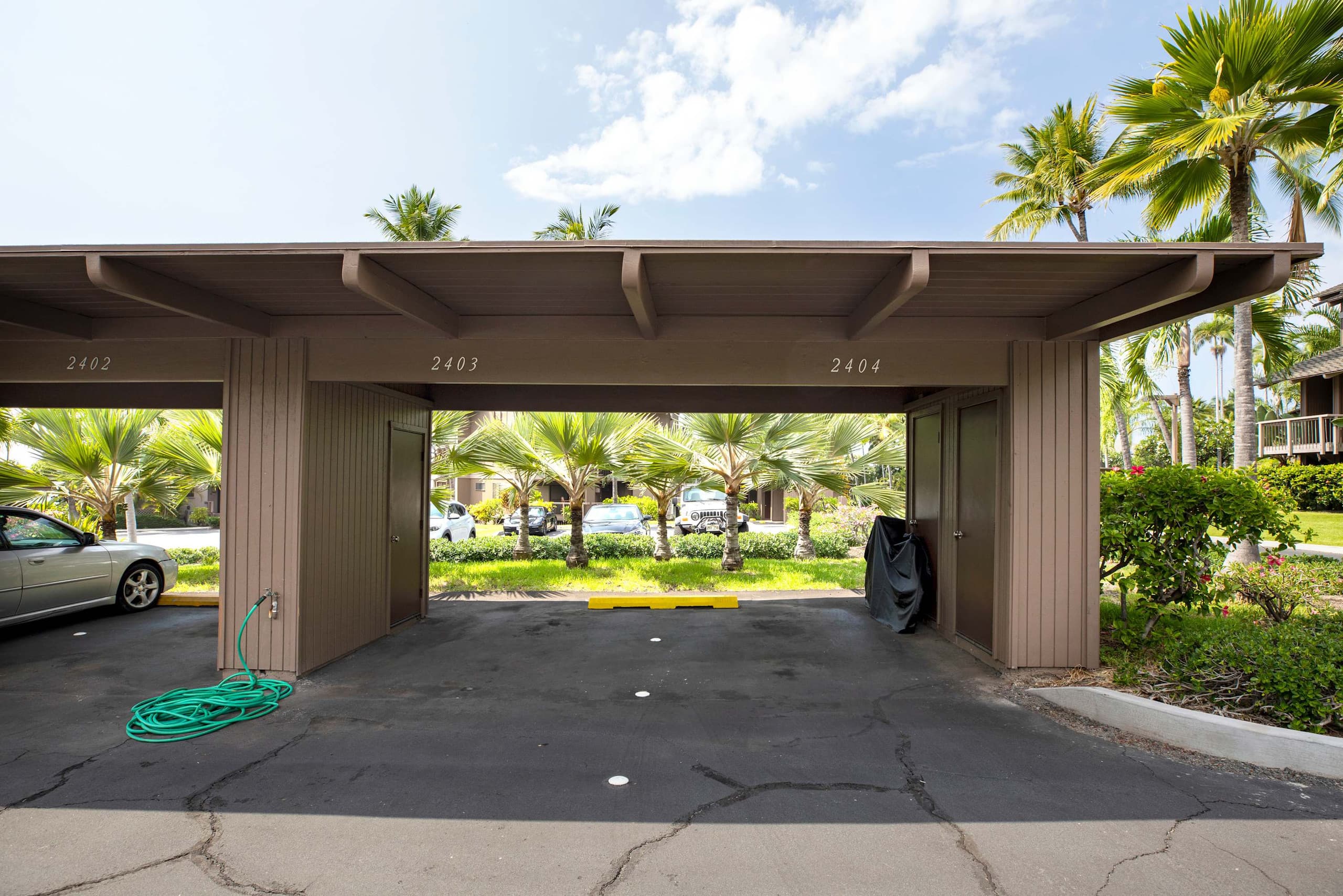 Condo in Kailua-Kona · ★4.84 · 2 bedrooms · 5 beds · 2 private baths - Image 28