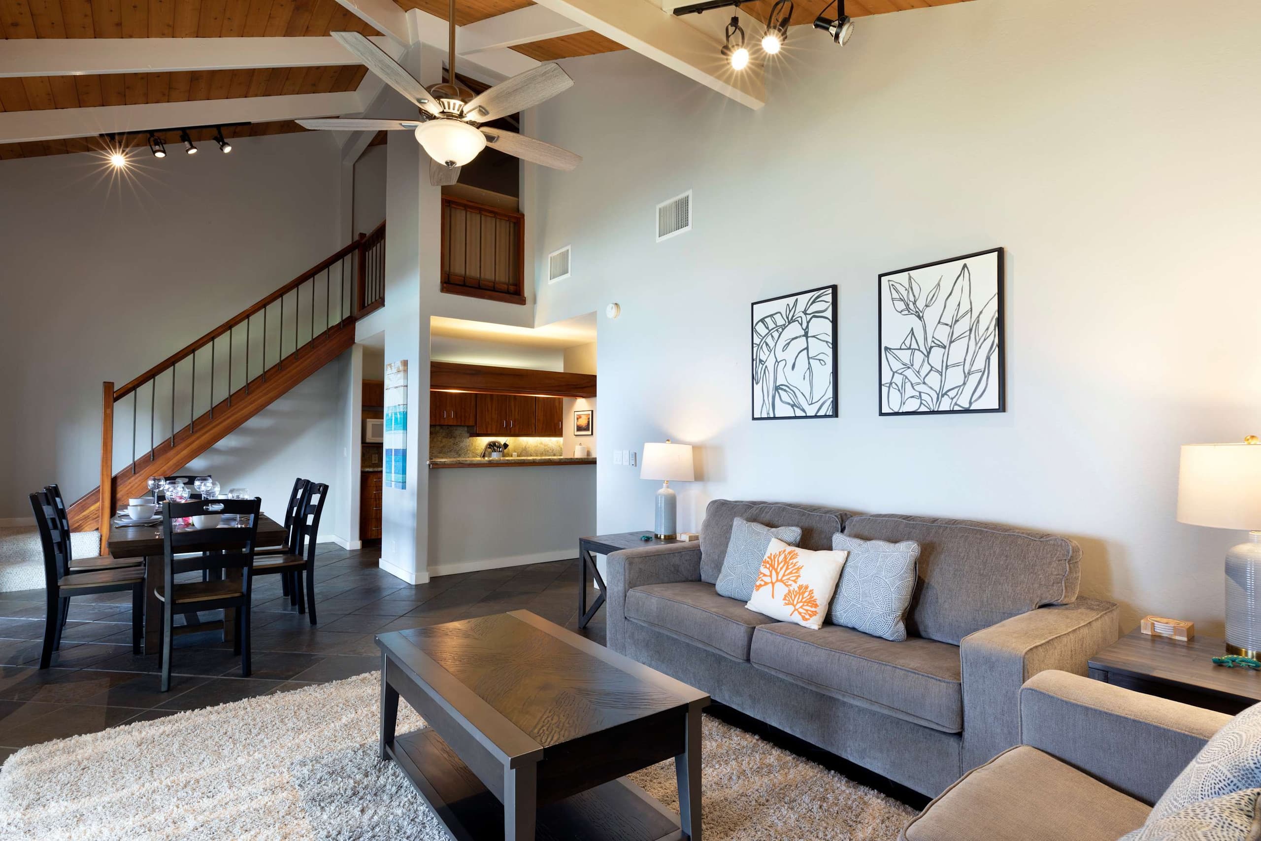 Condo in Kailua-Kona · ★4.84 · 2 bedrooms · 5 beds · 2 private baths - Image 4
