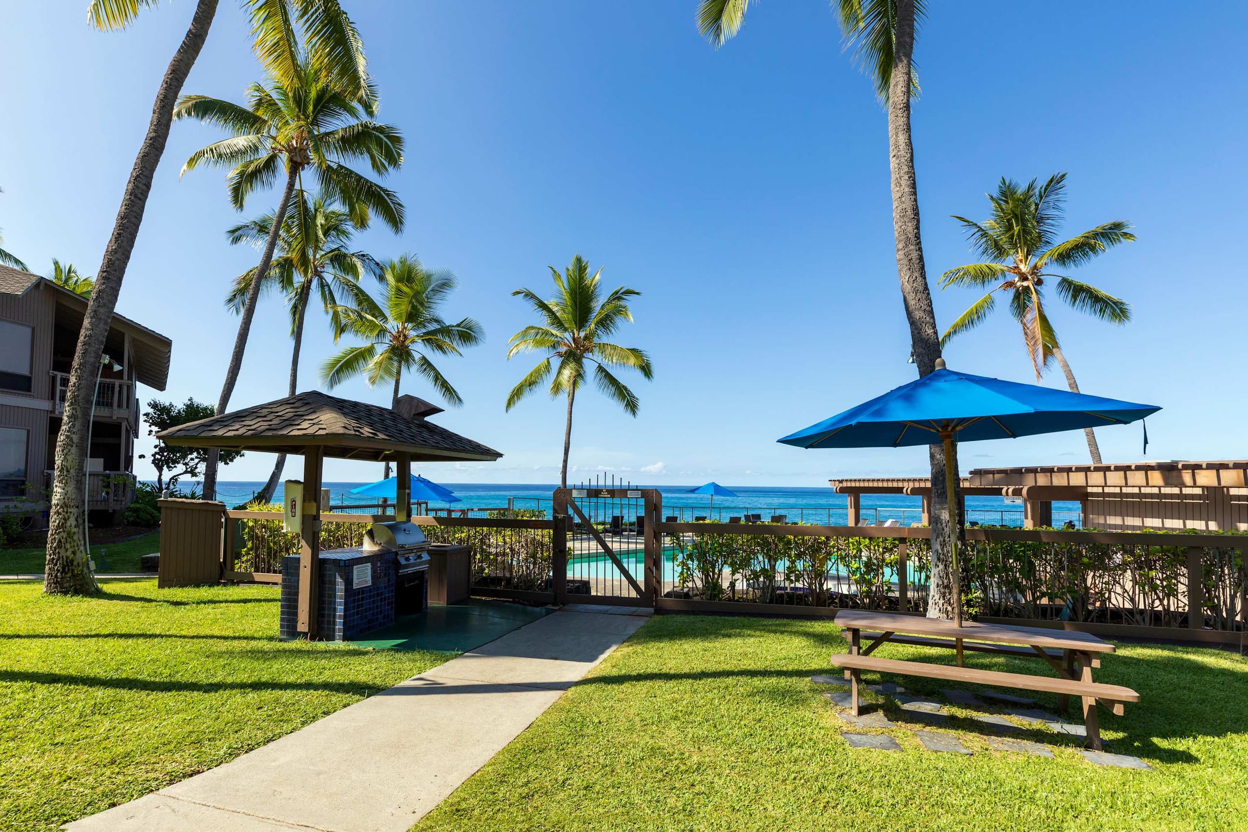 Condo in Kailua-Kona · ★4.84 · 2 bedrooms · 5 beds · 2 private baths - Image 45