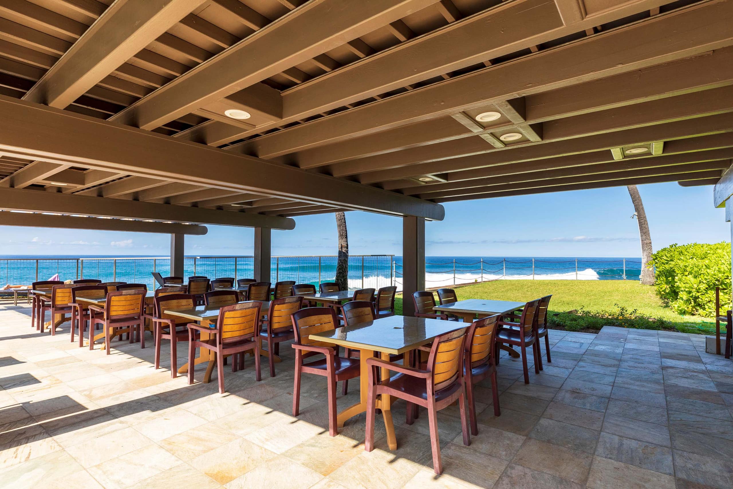Condo in Kailua-Kona · ★4.84 · 2 bedrooms · 5 beds · 2 private baths - Image 35