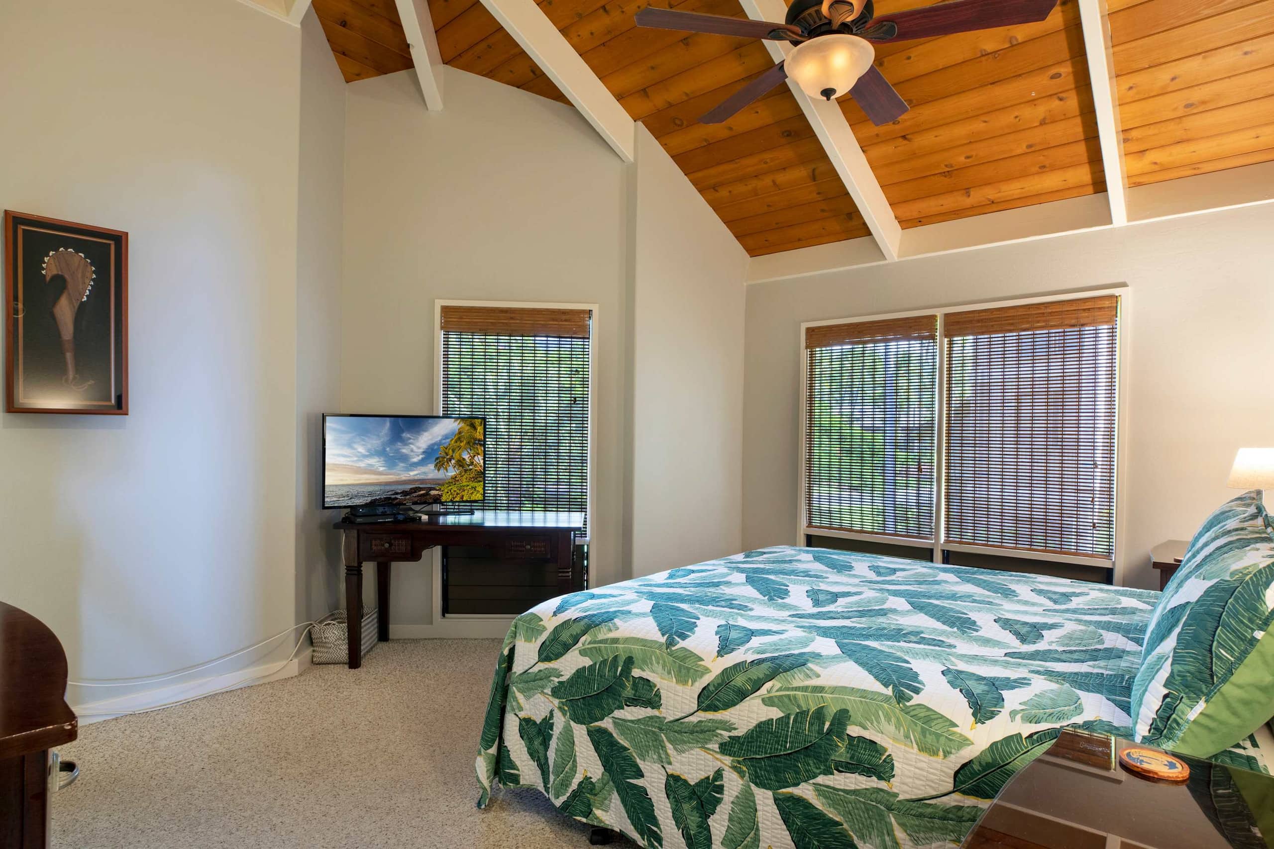 Condo in Kailua-Kona · ★4.84 · 2 bedrooms · 5 beds · 2 private baths - Image 11