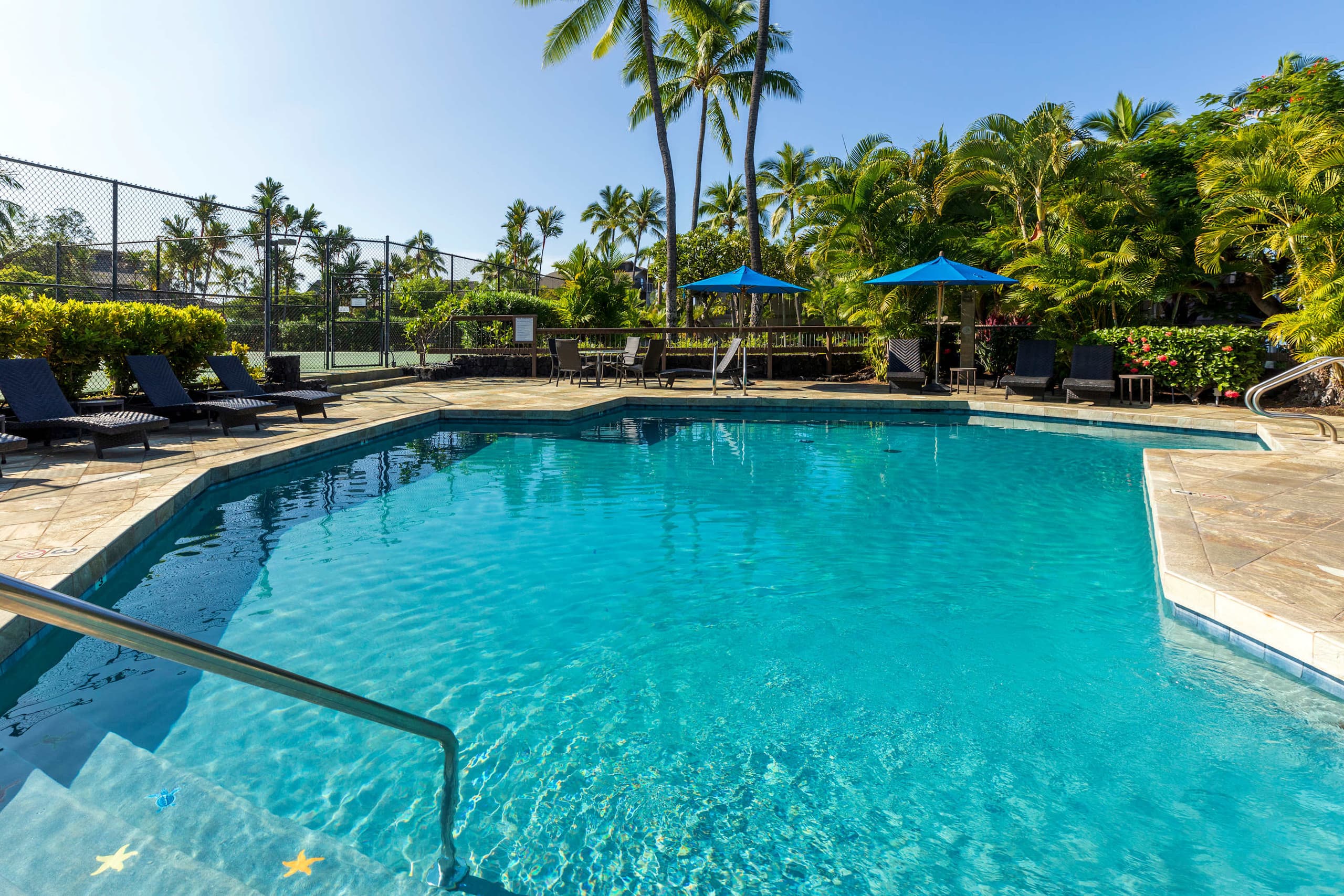 Condo in Kailua-Kona · ★4.84 · 2 bedrooms · 5 beds · 2 private baths - Image 48