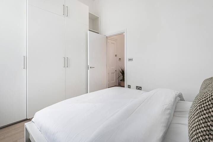 2 bed Primrose Hill – by Out of Office Lifestyle gallery image 4