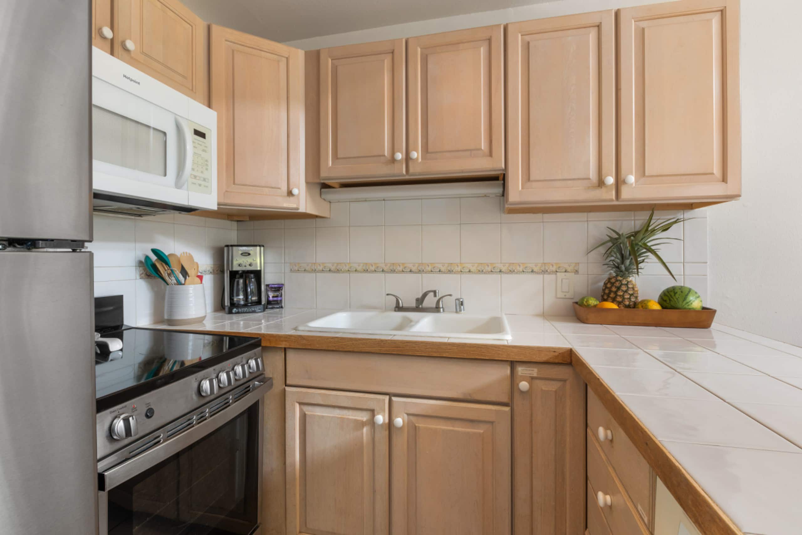 Home in Kahuku · ★4.87 · 2 bedrooms · 4 beds · 2 private baths - Image 11